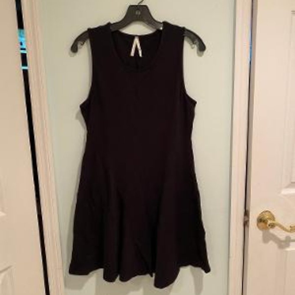 Simple Black A-Line She Dress - Size Junior Medium
